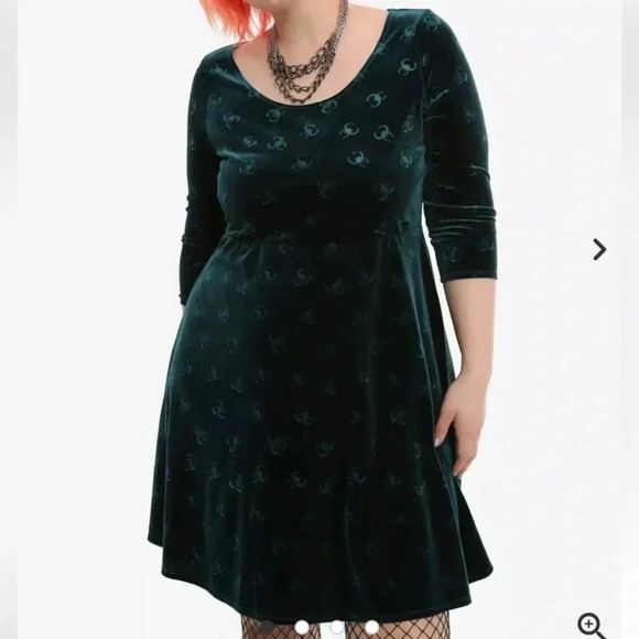 Her Universe Marvel Loki Velvet Embossed Dress Size XL Hot Topic Cosplay Green - Picture 13 of 13